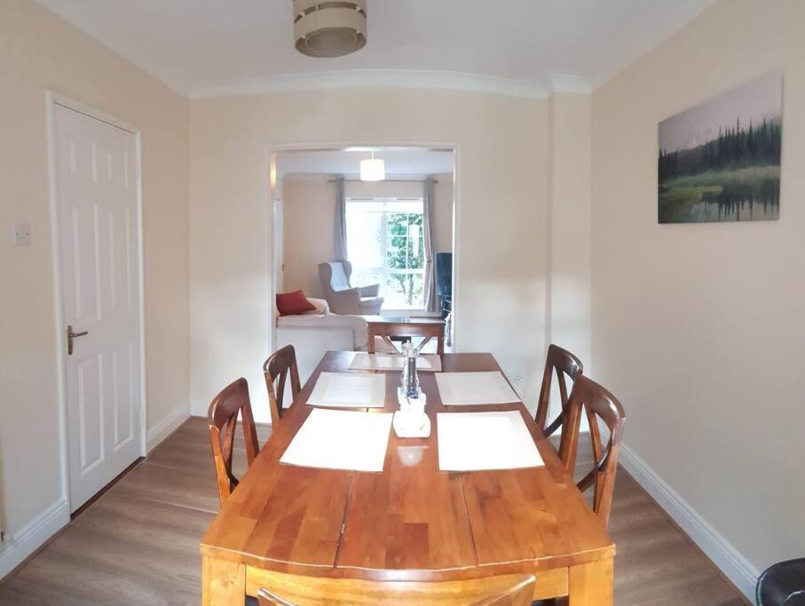 3 Bedroom 3 Bathroom House, Dublin Lucan Exterior foto